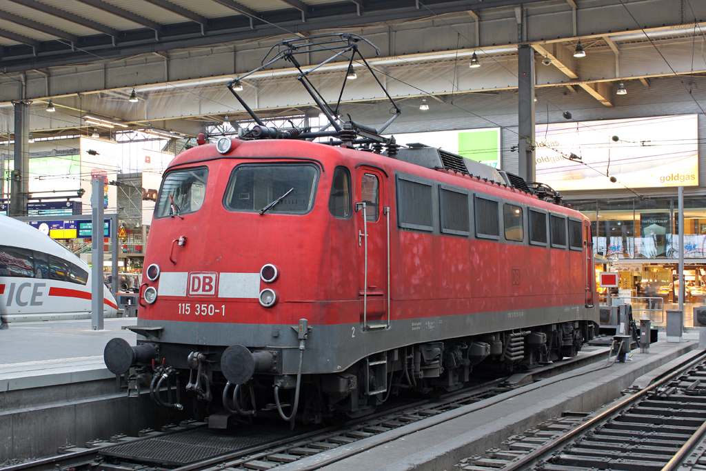 Die 115 350-1 in M�nchen Hbf am 01,08,11