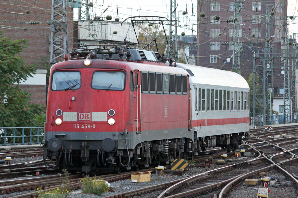 Die 115 459-0 in K�ln Hbf am 03,10,10