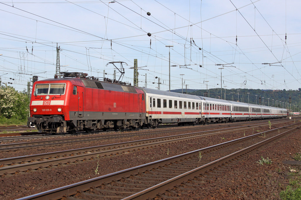 Die 120 125-0 in Koblenz L�tzel am 08,05,11