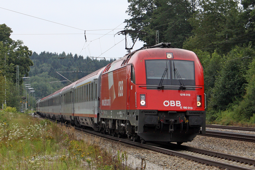 Die 1216 013 in A�ling (Oberbay) am 30,07,11 