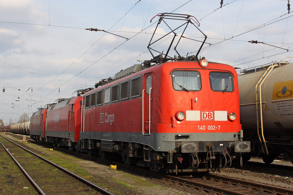 Die 140 002-7 in Oberhausen am 27,03,11