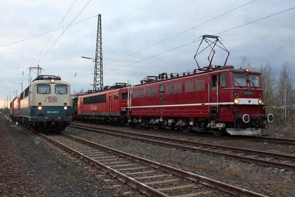 Die 140 423-5 und 211 001-3 im DB Museum Koblenz-L�tzel am 05,04,10   ++