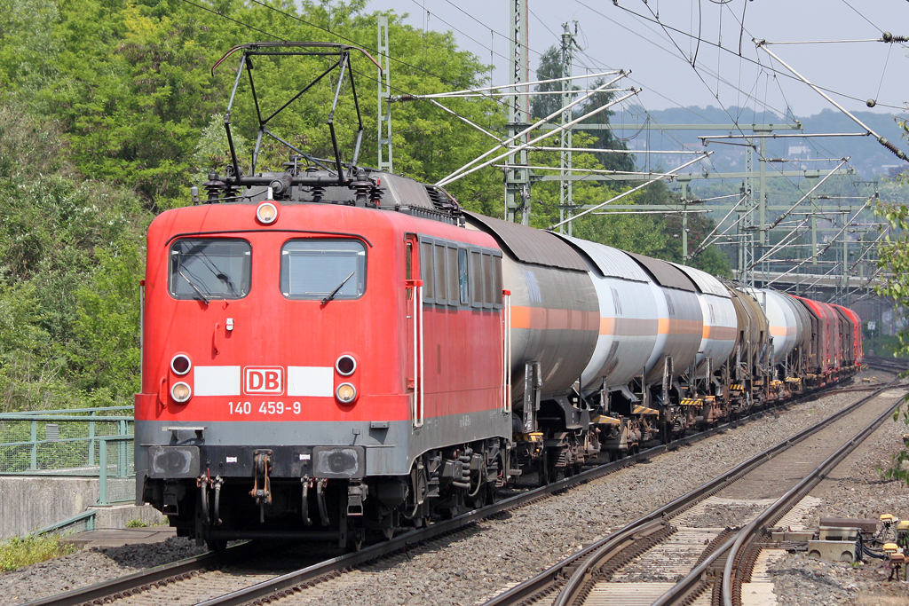 Die 140 459-9 in Wuppertal Vohwinkel am 27,05,10