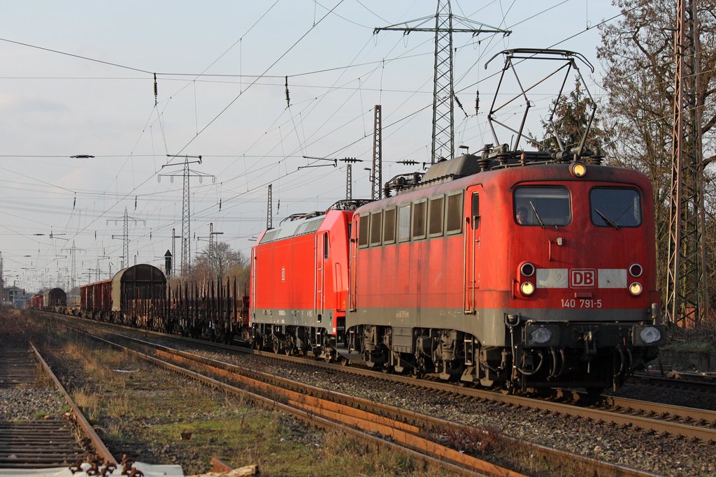 Die 140 791-5 in Ratingen Lintorf am 22,03,10