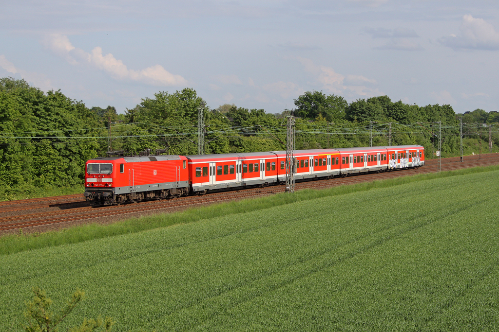Die 143 177-4 in Langenfeld(Rhld)am 19,05,12