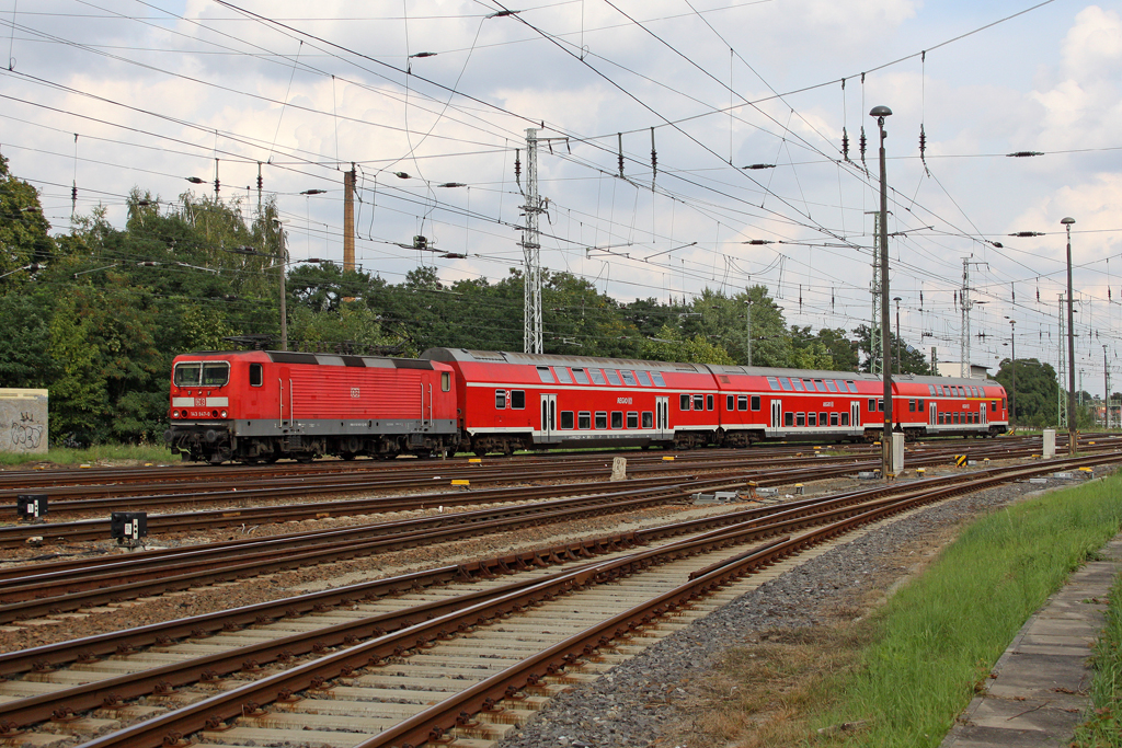 Die 143 947-0 in Cottbus Hbf am 17,08,11