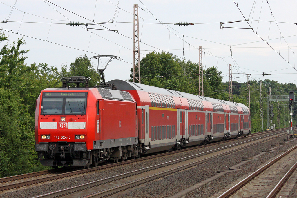Die 146 024-5 in D�sseldorf Eller S�d am 17,06,10