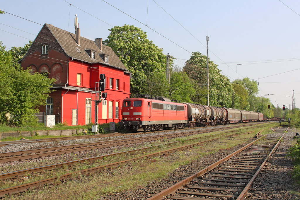 Die 151 077-5 in Ratingen Lintorf am 21,04,11