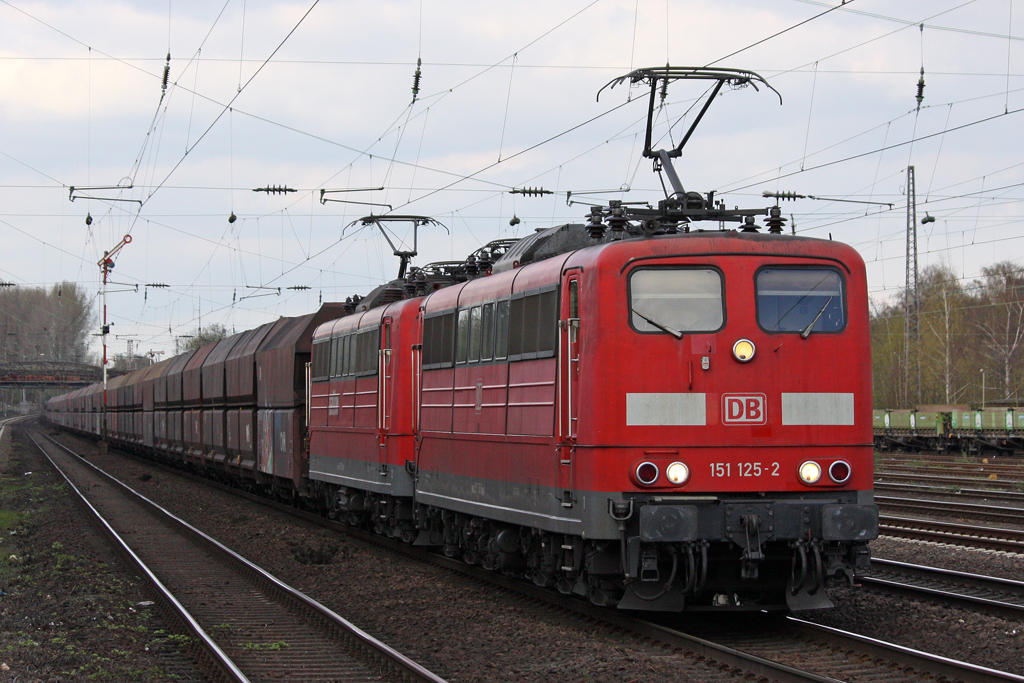 Die 151 125-2 in D�sseldorf Rath am 10,04,10