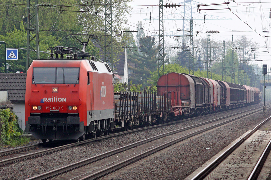 Die 152 098-9 in Angermund am 09,05,10