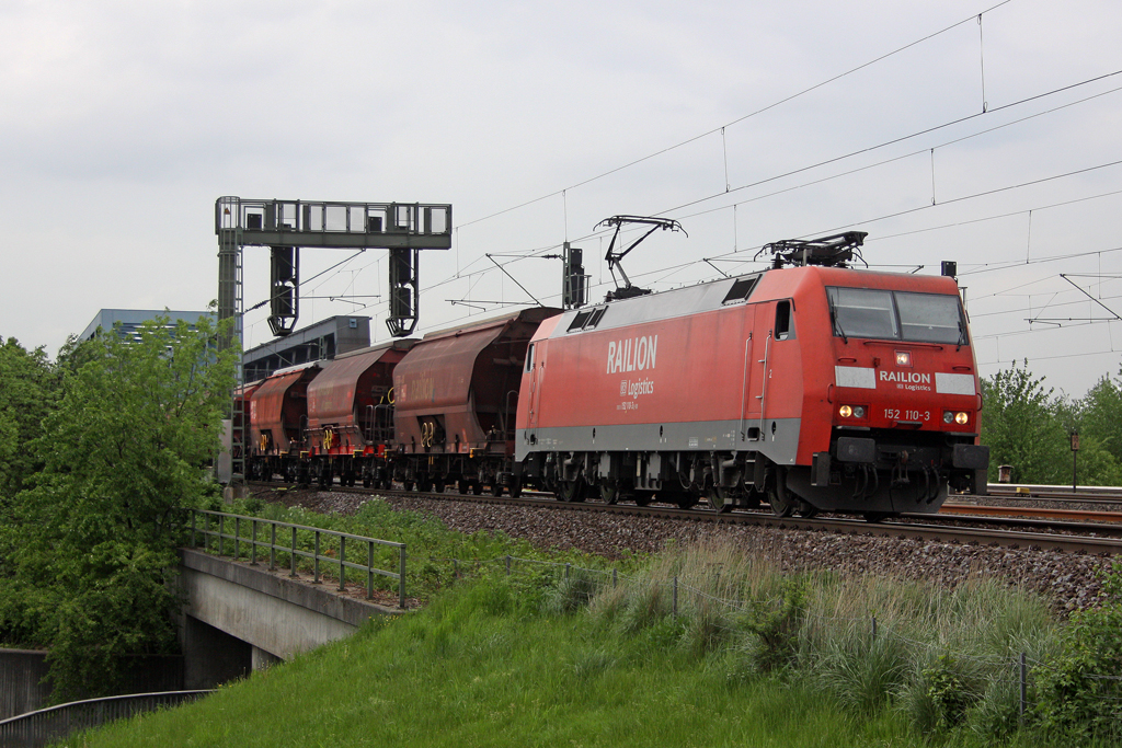 Die 152 110-3 auf der S�derelbbr�cke in Hamburg am 11,05,12