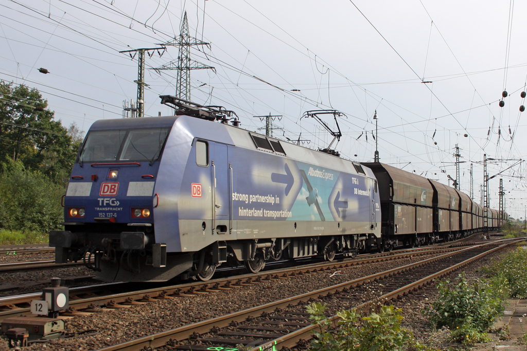 Die 152 137-6 in Gremberg am 04,10,10