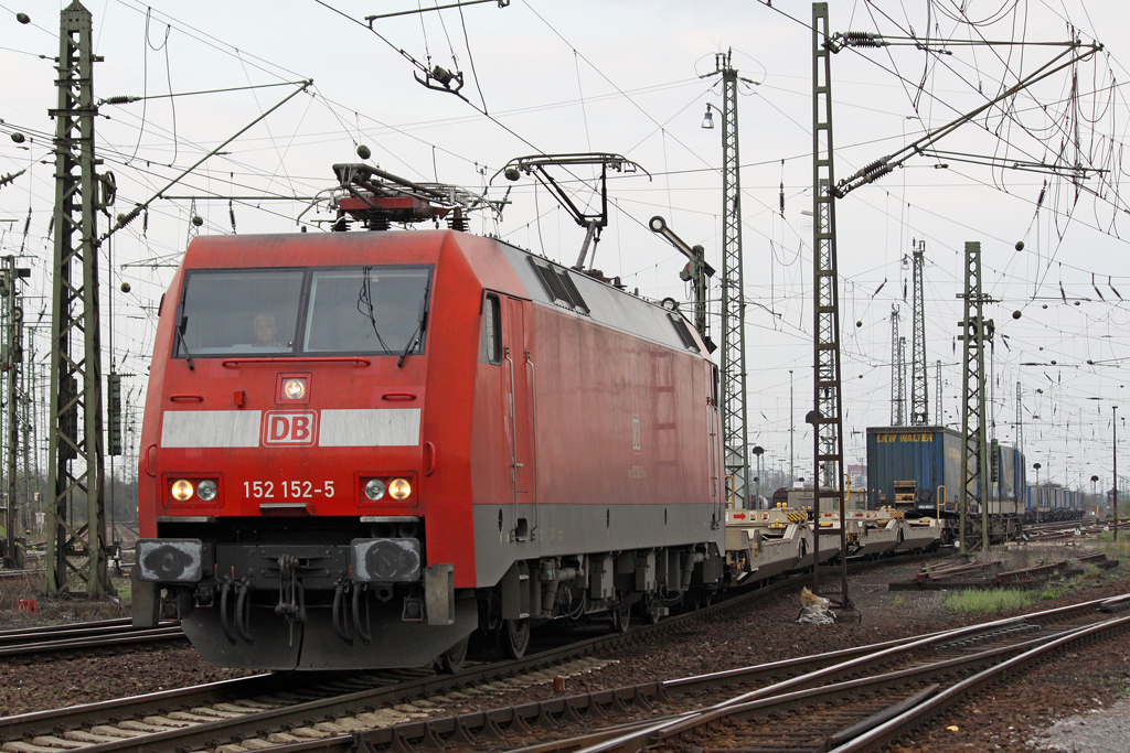 Die 152 152-5 in Gremberg am 09,04,10