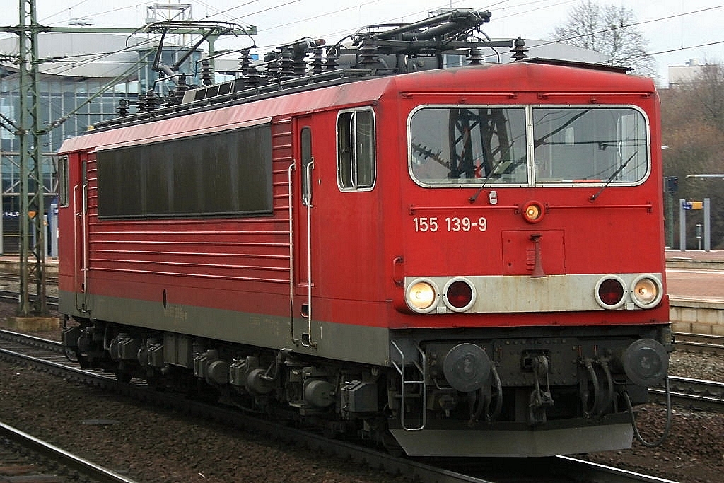 Die 155 139-9 bei der Durchfahrt in Kassel-Wilhelmsh�he aufgenommen am 20.03.2010.