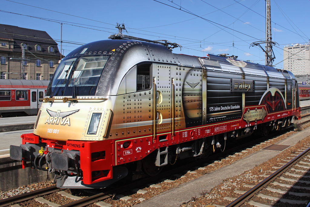 Die 183 001  in M�nchen Hbf am 31,07,10
