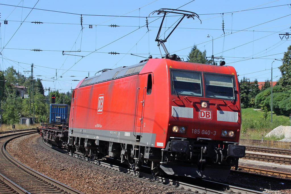 Die 185 040-3 in Traunstein am 01,08,10