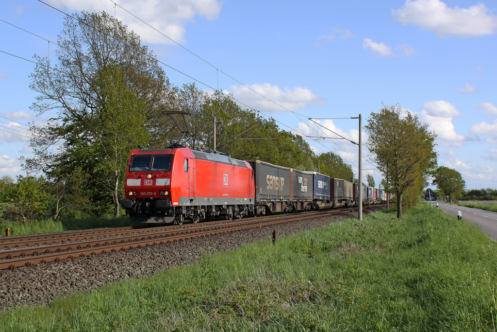 Die 185 070-0 in Bokel am 17,05,12
