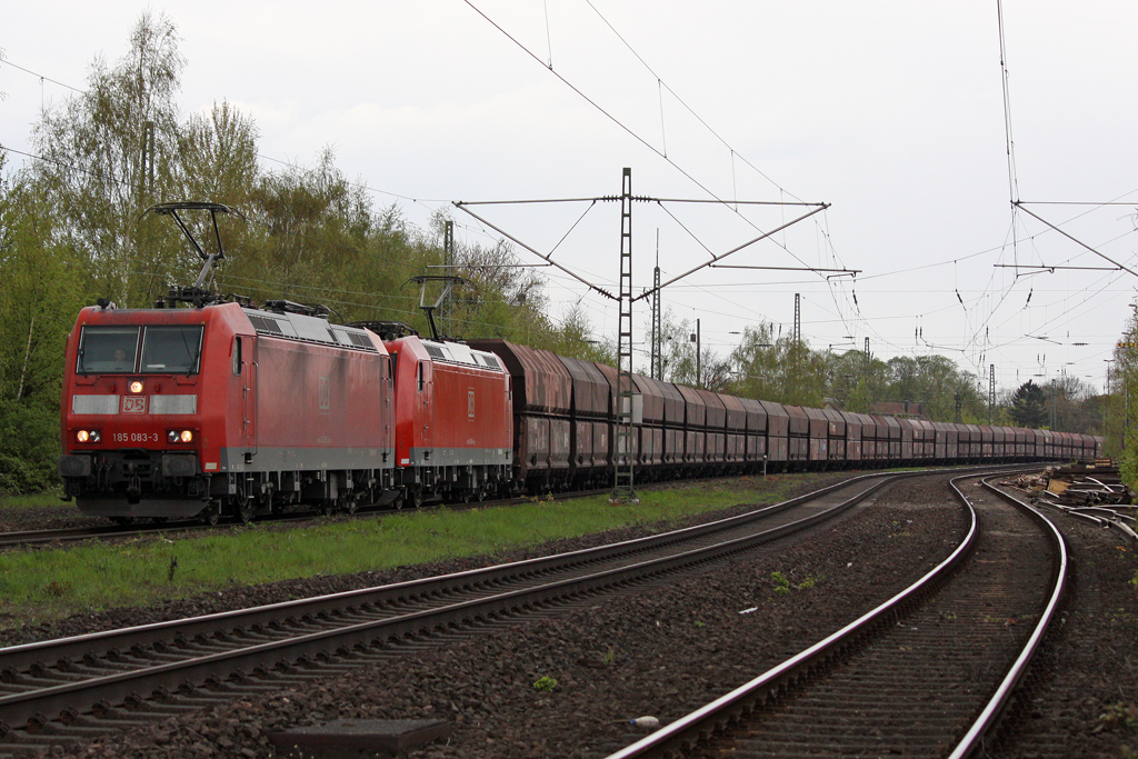 Die 185 083-3 und 185 XXX-X in Opladen am 21,04,10