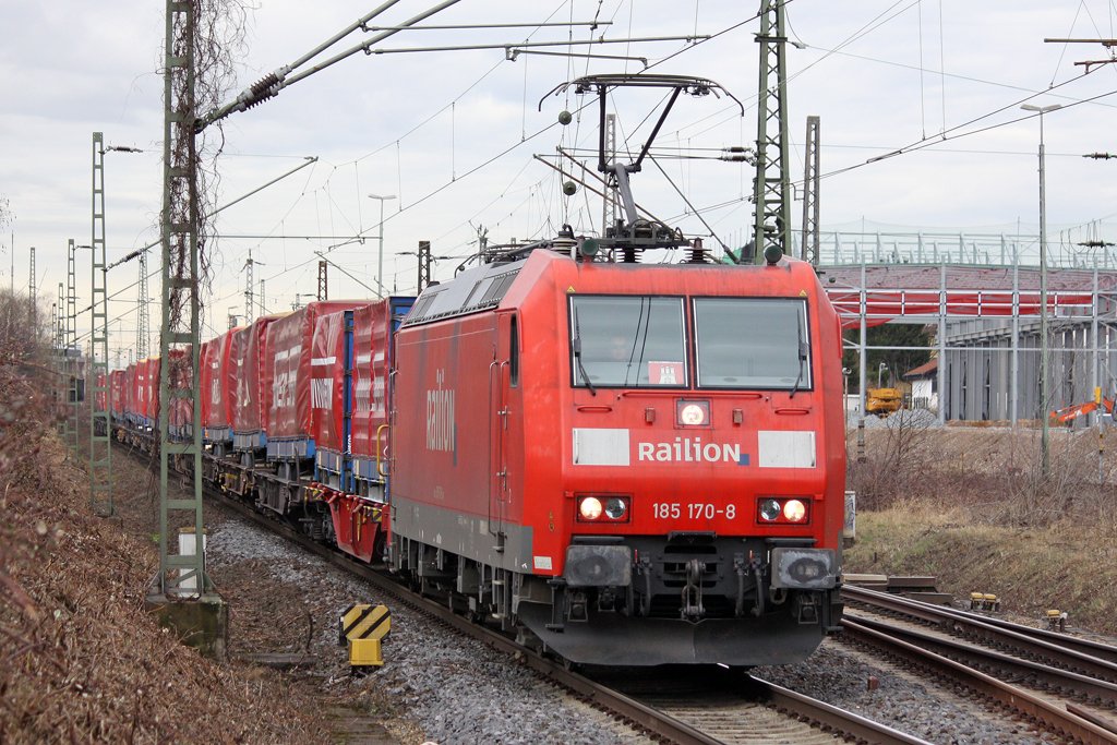 Die 185 170-8 in Opladen am 20,03,10