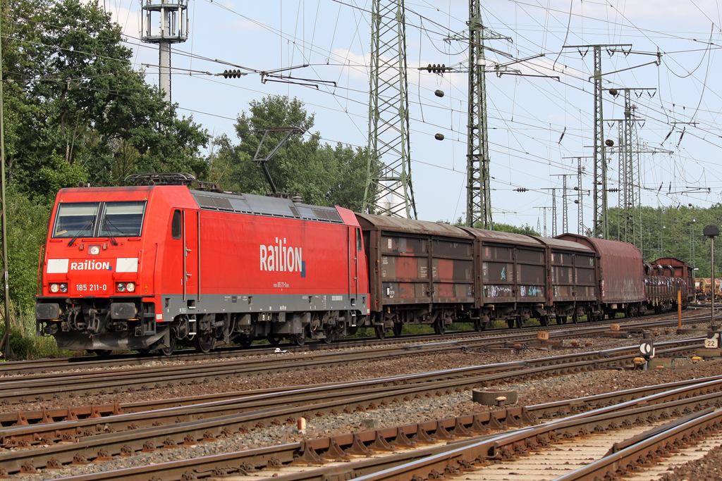 Die 185 211-0 in Gremberg am 16,07,10