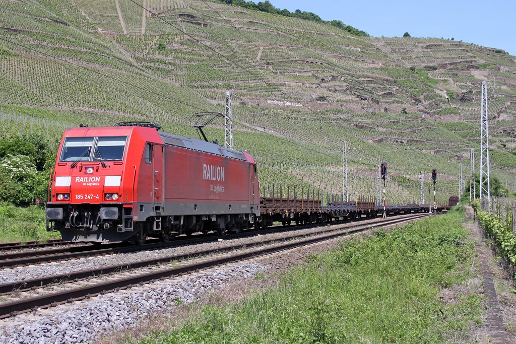 Die 185 247-7 in Winningen (Mosel) am 05,06,10