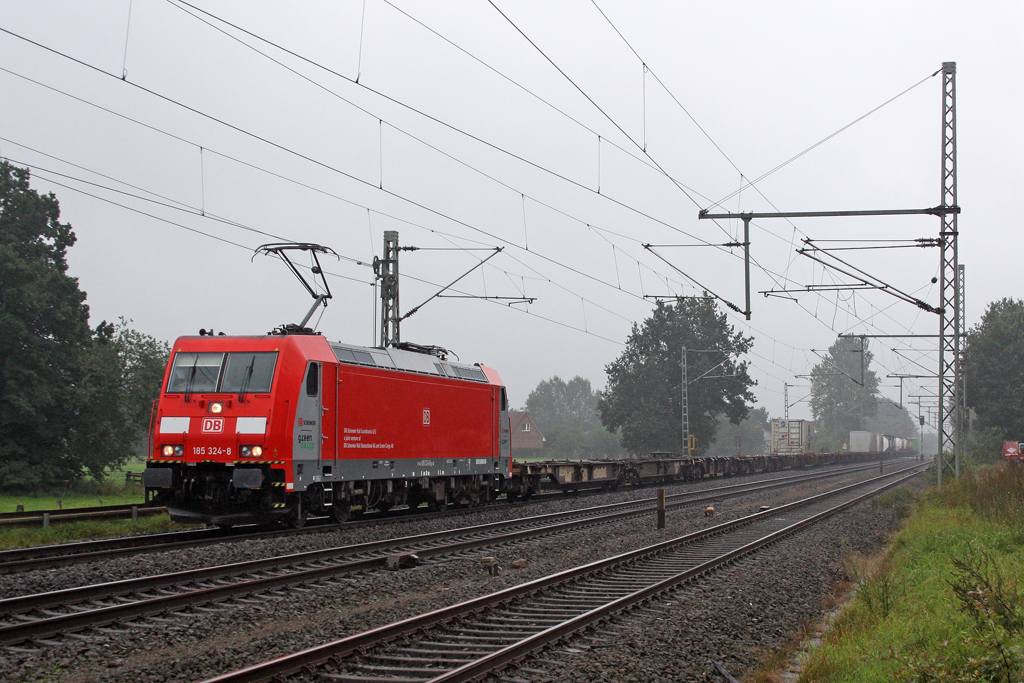 Die 185 324-8 in Brokstedt am 11,08,11 