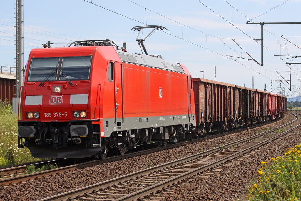 Die 185 379-5 in K�ln Wahn am 27,07,09