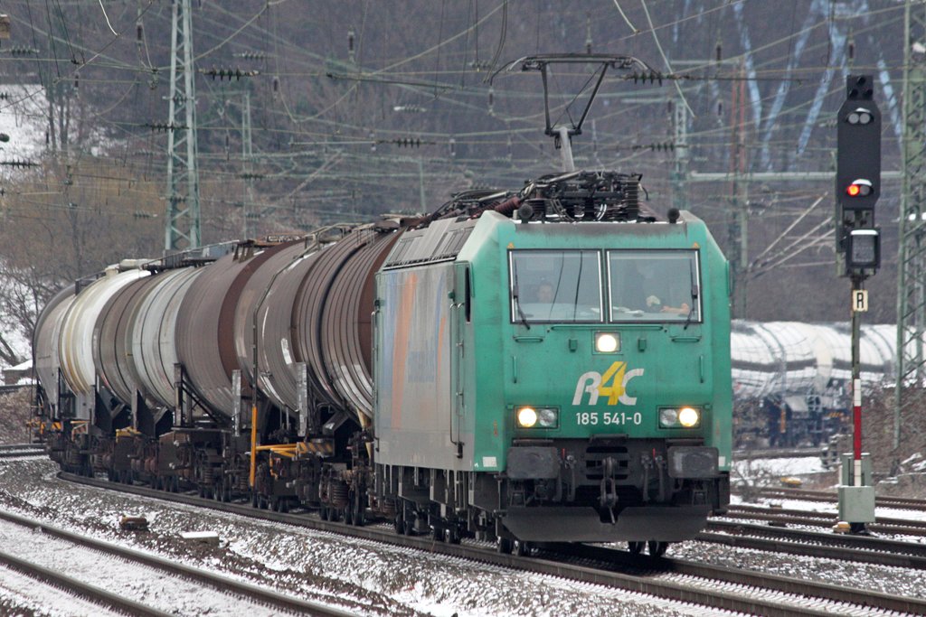 Die 185 541-0 von Rail4Chem in K�ln West am 06,01,10