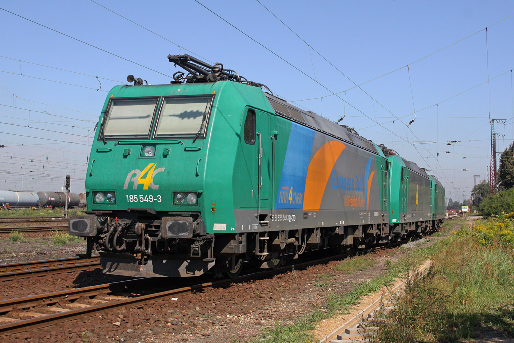 Die 185 549-3 in Gro�korbetha am 18,08,11