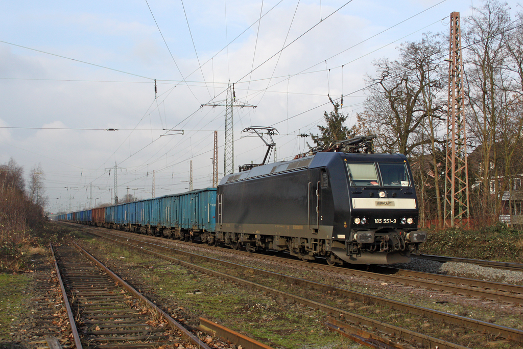 Die 185 551-9 der CFL in Ratingen Lintorf am 26,01,11