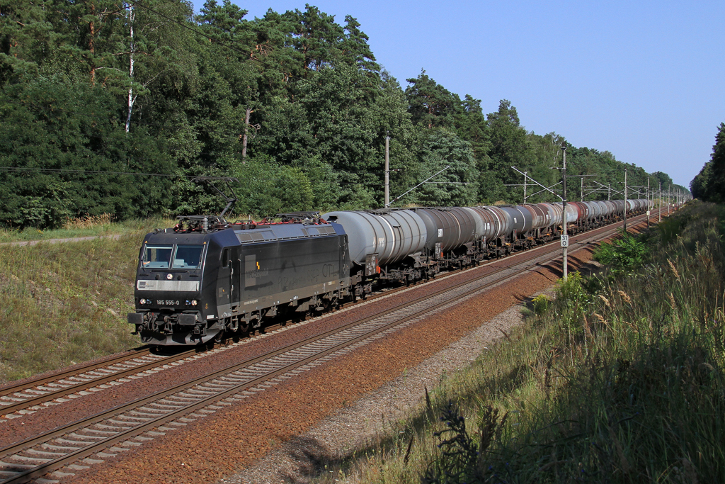 Die 185 555-0 in Fangschleuse am 19,08,12