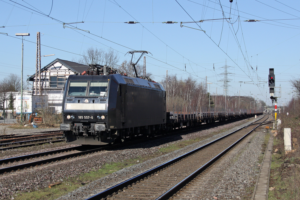 Die 185 557-6 in Ratingen Lintorf am 07,03,11