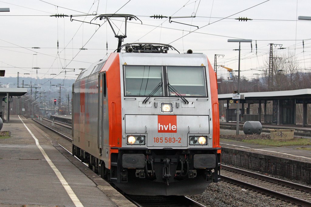 Die 185 583-2 der hvle in Wuppertal Vohwinkel am 22,01,10