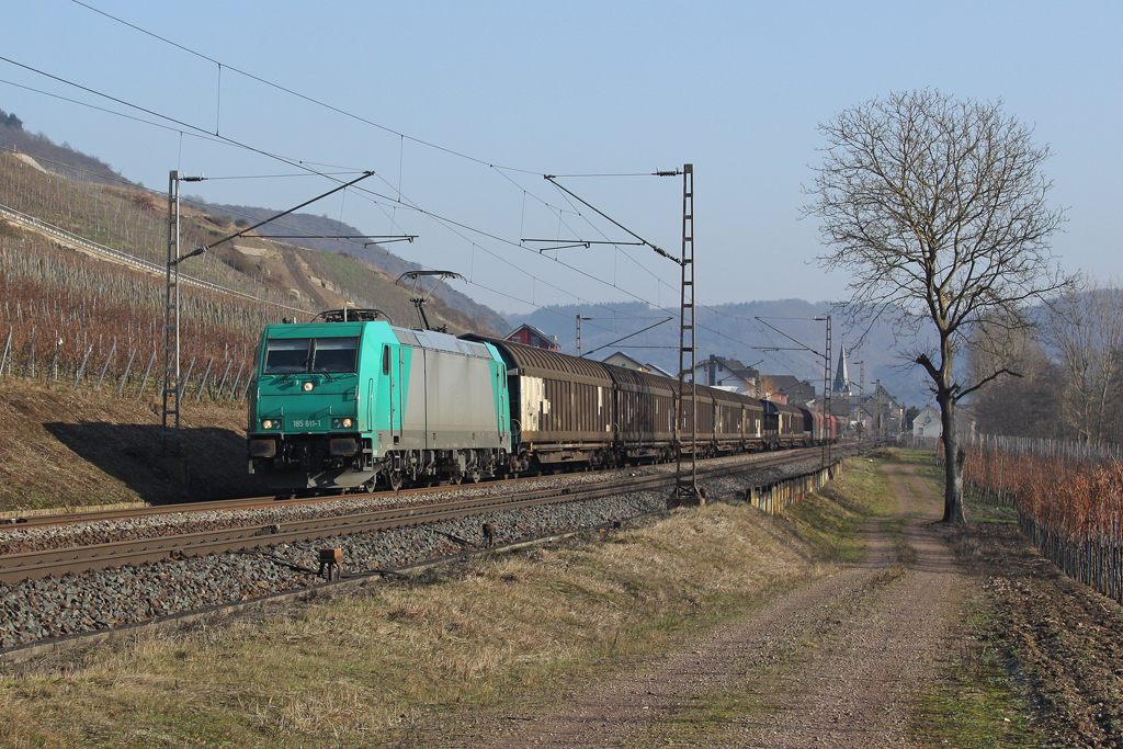 Die 185 611-1 in Pommern (Mosel) am 29,01,11