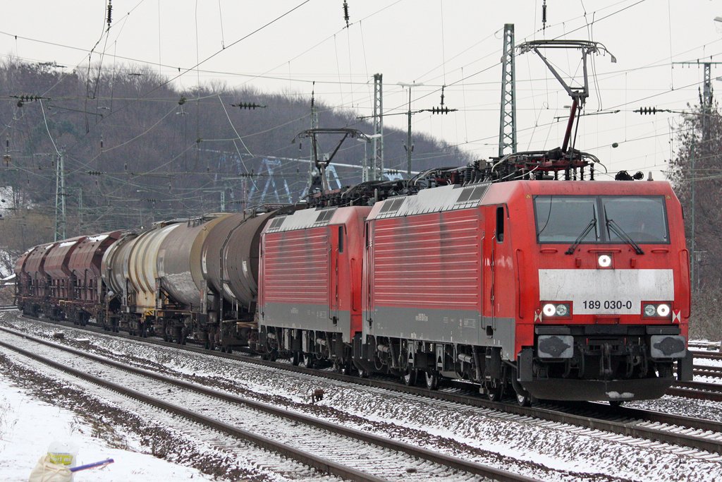 Die 189 030-0 in K�ln West am 06,01,10