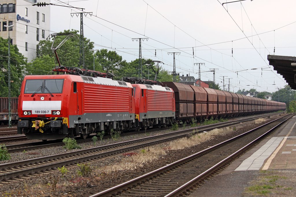 Die 189 036-7 und 189 035 mit einen Erzzug in K�ln West am 02,06,10