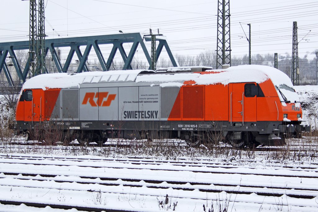 Die 2016 905-9 abgestellt in Wiesbaden Ost am 03,01,10