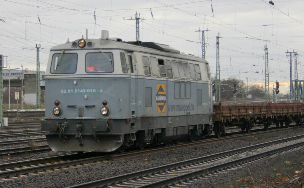 Die 2143 010-4 hat die rangierereien in Mainz beendet und bringt einen leeren Flachwagenzug nach Wiesbaden Ost.

Patrick E.