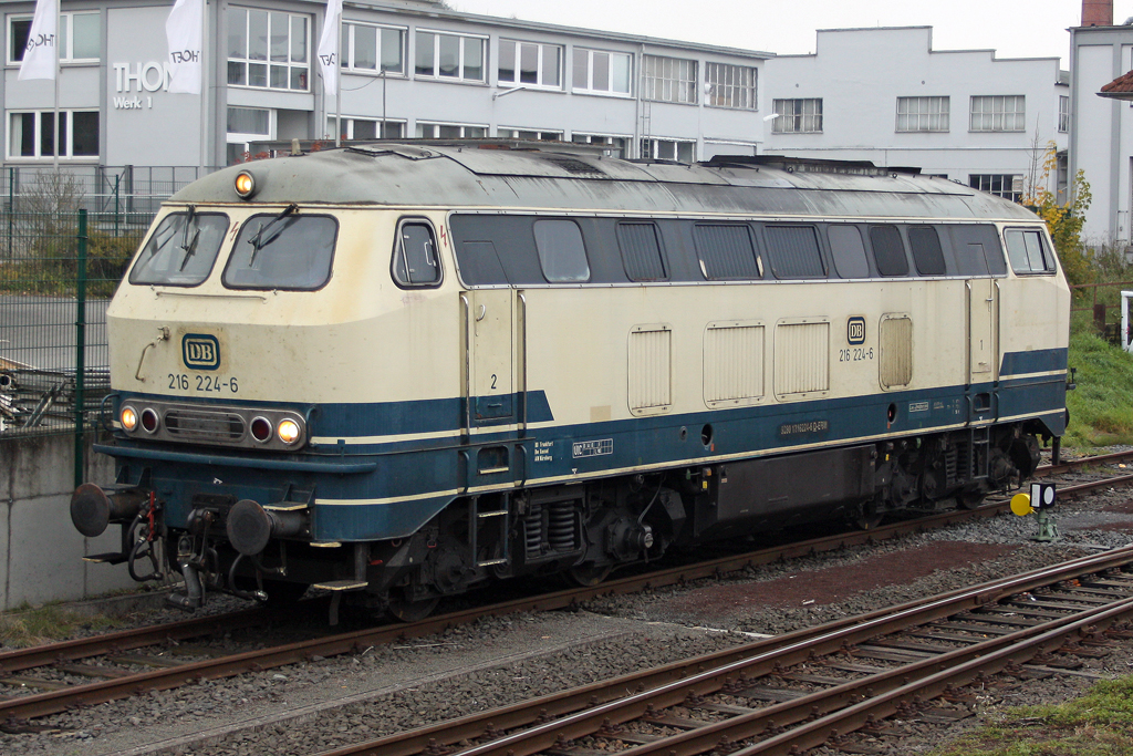 Die 216 224-6 in Frankenberg (Eder) am 23,10,10 zum Video >>> http://www.youtube.com/watch?v=unblIEIrsYQ