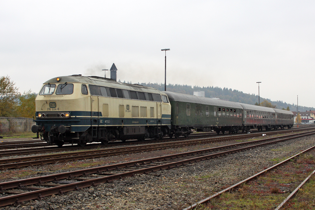 Die 216 224-6 in Frankenberg (Eder) am 23,10,10