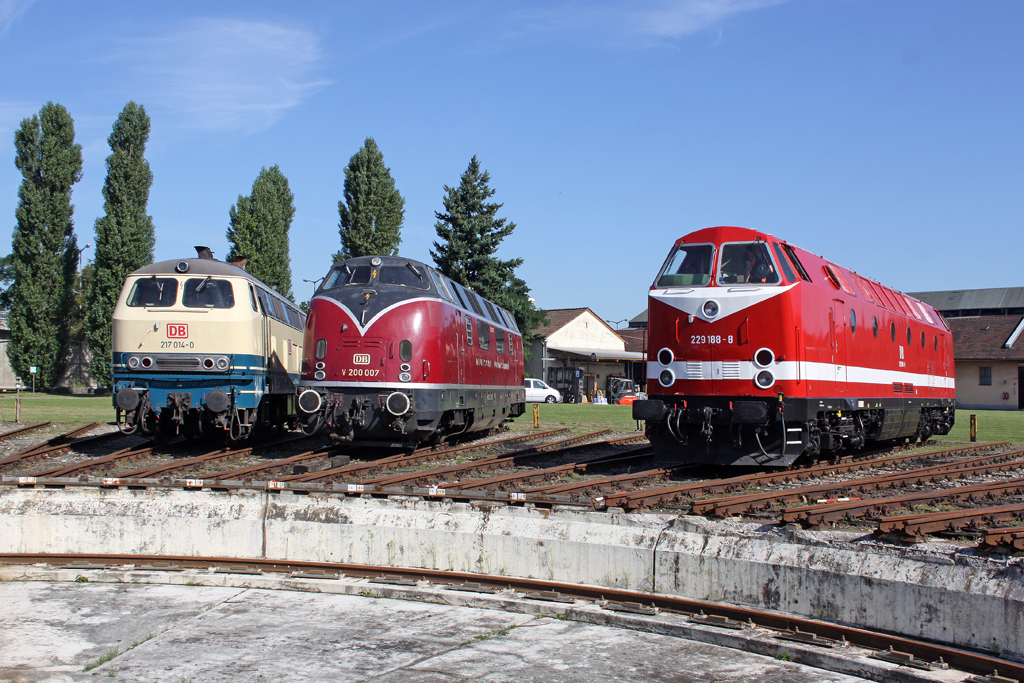 Die 217 014-0 , V200 007 und 229 188-8 im BW N�rnberg Gostenhof am 20,08,10