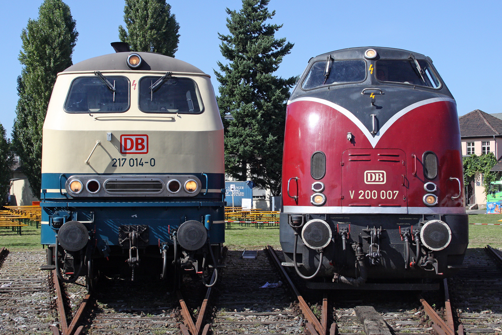 Die 217 014-0 neben V200 007 im BW N�rnberg Gostenhof am 20,08,10