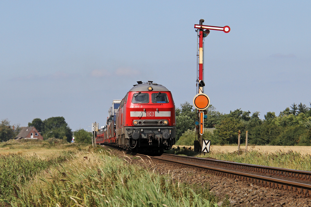 Die 218 366-3 und 218 319-2 in Klanxb�ll am 15,08,12