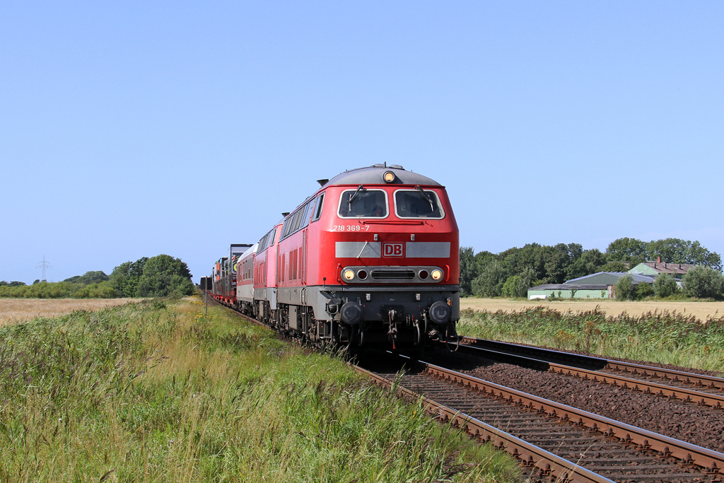 Die 218 369-7 und 218 831-6 in Klanxb�ll am 16,08,12 
