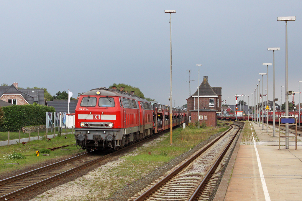 Die 218 372-1 und 218 366-3 in Westerland am 06,08,11