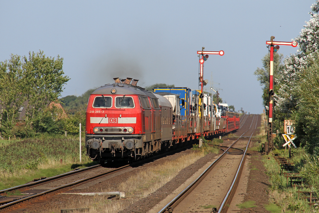 Die 218 385-3 und 218 344-0 in Klanxb�ll am 15,08,12