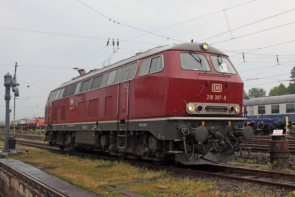 Die 218 387-9 in Darmstadt-Kranichstein am 05,06,11
