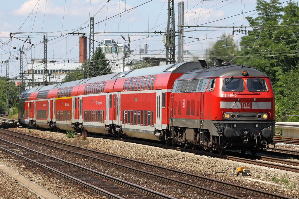 Die 218 419-0 nach M�hldorf in M�nchen Heimeranplatz am 31,07,10