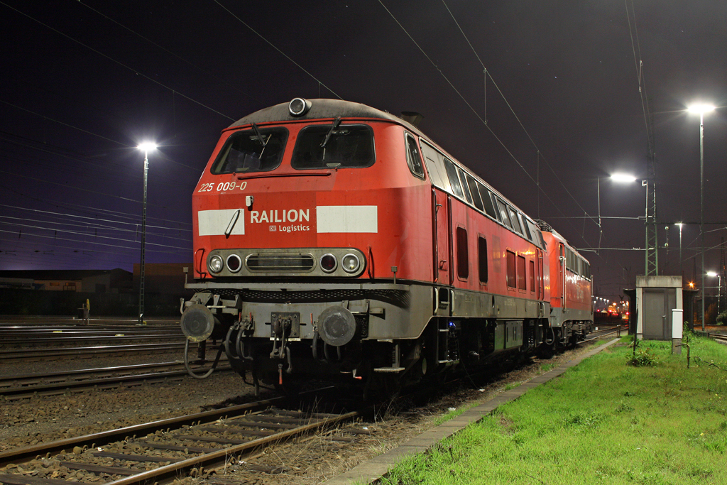 Die 225 009-0 in Koblenz L�tzel am 23,09,11