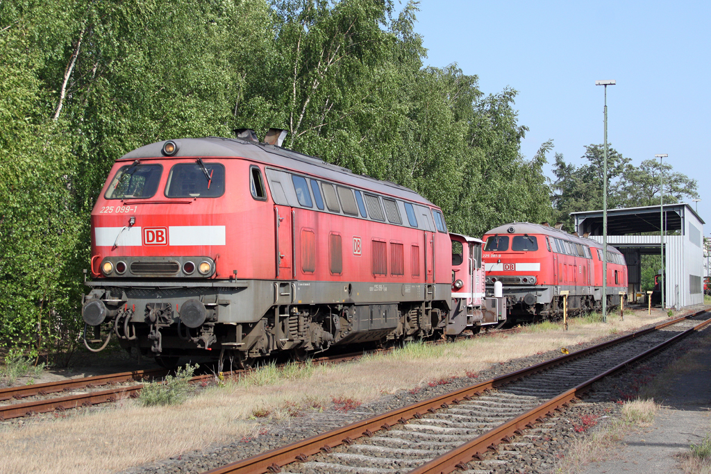 Die 225 099-1 in Gremberg wo sie nun z gestellt wurde am 17,05,11